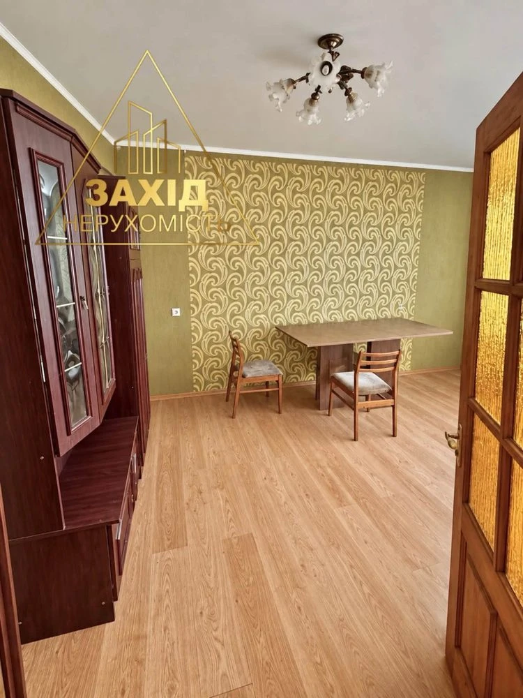 Two-room apartment 45.5 sq m on Молоді Street near the Northern Market