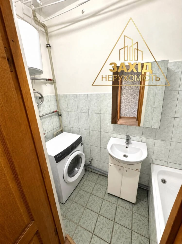 Two-room apartment 45.5 sq m on Молоді Street near the Northern Market