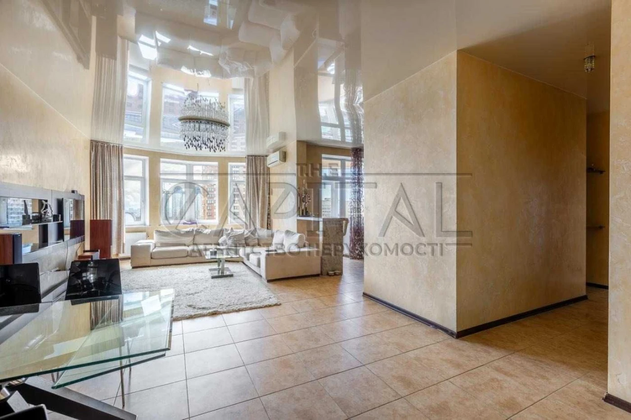 Apartment for Sale on Lesya Ukrainka Blvd, 23, Pechersk District! In the center