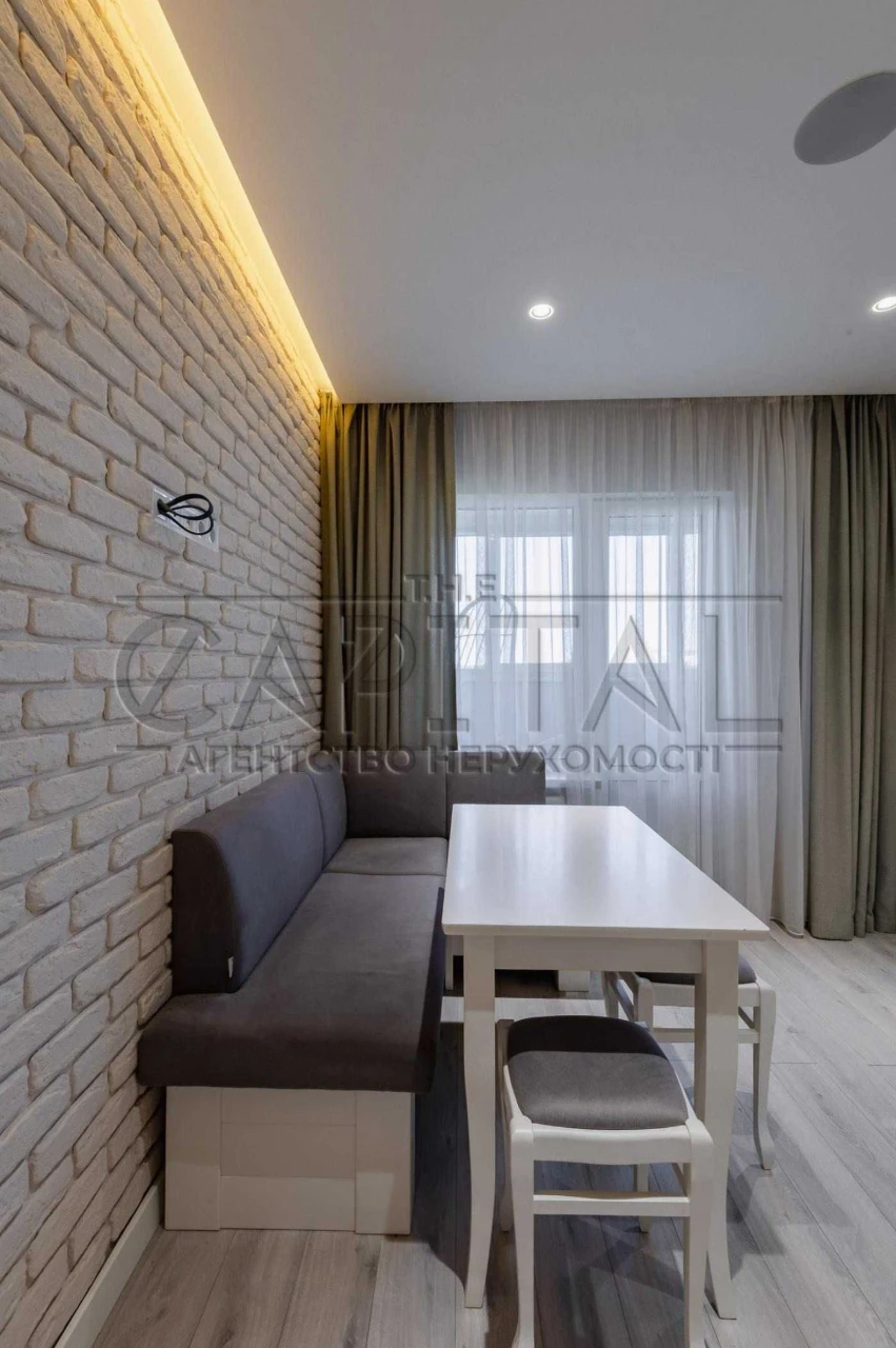 Продаж квартири  ЖК The Lakes пер. Ясинуватський, 11