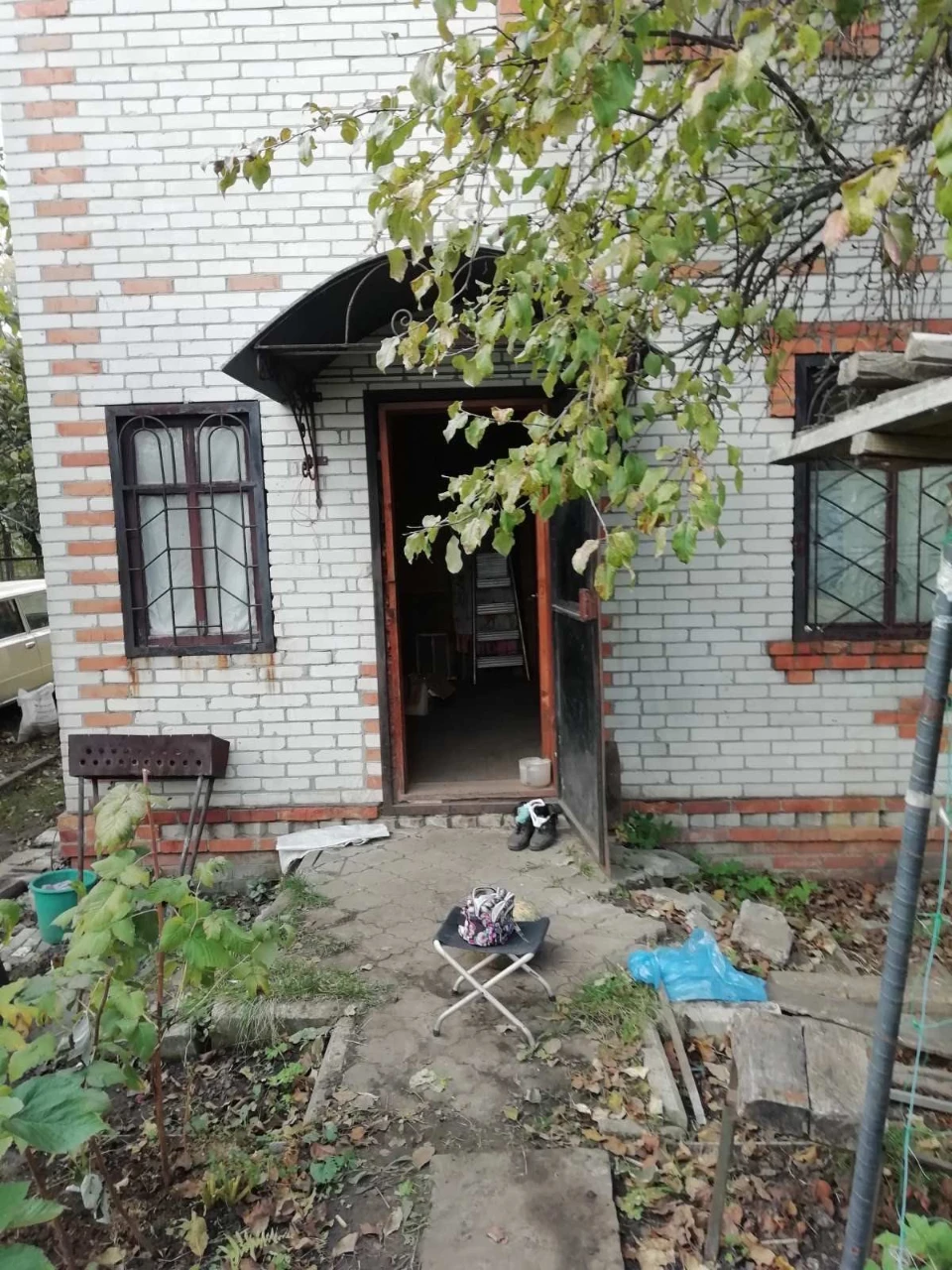 Садиба з будинком