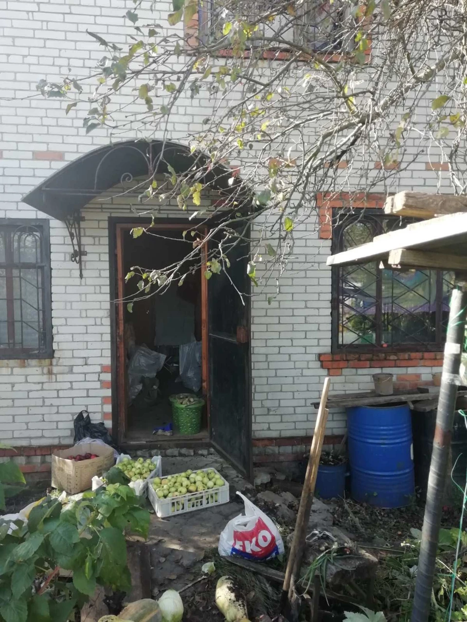 Садиба з будинком