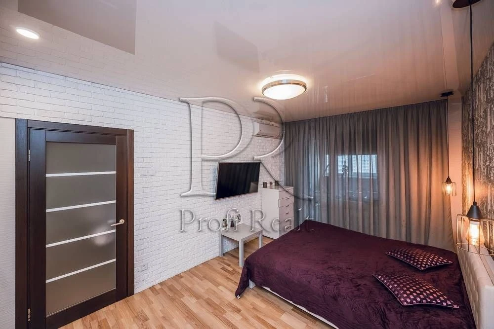 0% Commission! Sale of a 2-room apartment on Dragomanova Street 1L/Pozniaky