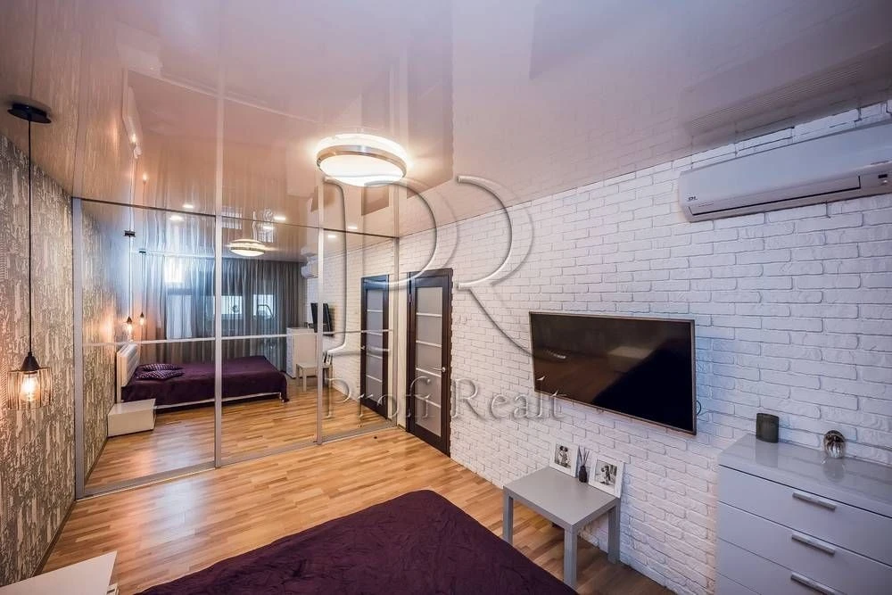 0% Commission! Sale of a 2-room apartment on Dragomanova Street 1L/Pozniaky