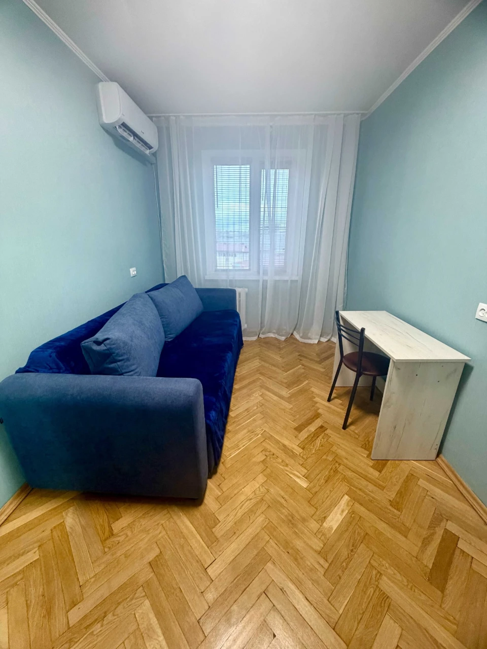 Rent 2-bedroom apartment at вул. Малишка, 3, Metro Darnitsa 3 min, GAS