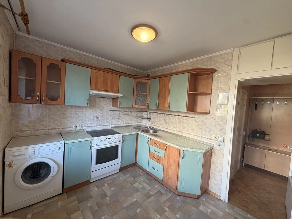 For sale, 2-bedroom apartment in the Darnitsa district, Sevastopol Street, 19