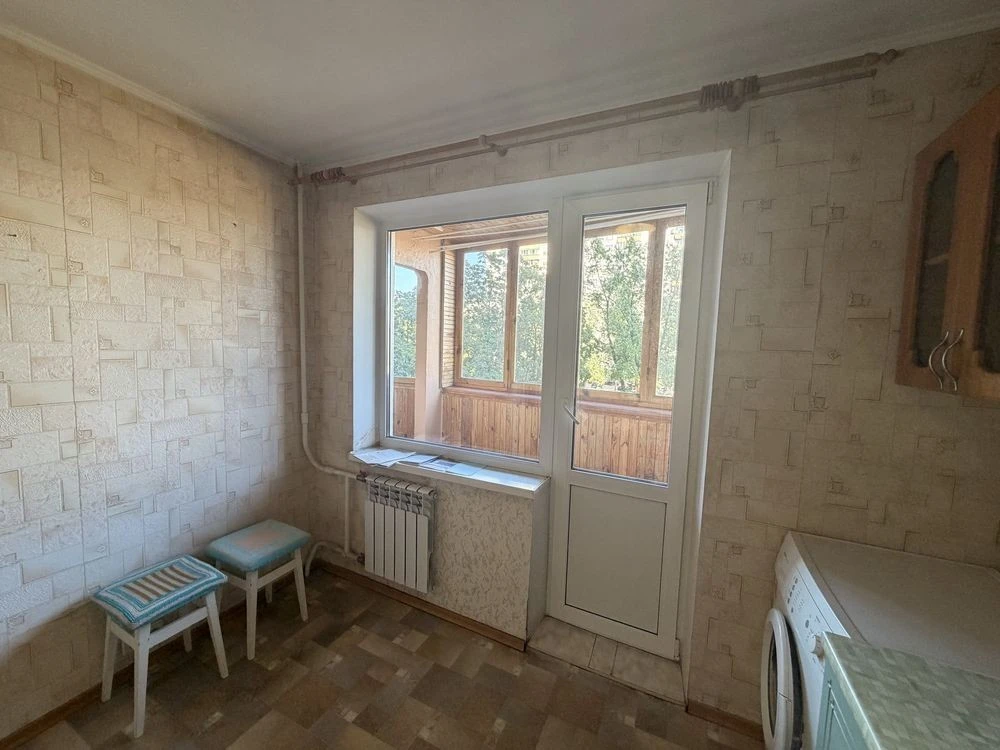 For sale, 2-bedroom apartment in the Darnitsa district, Sevastopol Street, 19