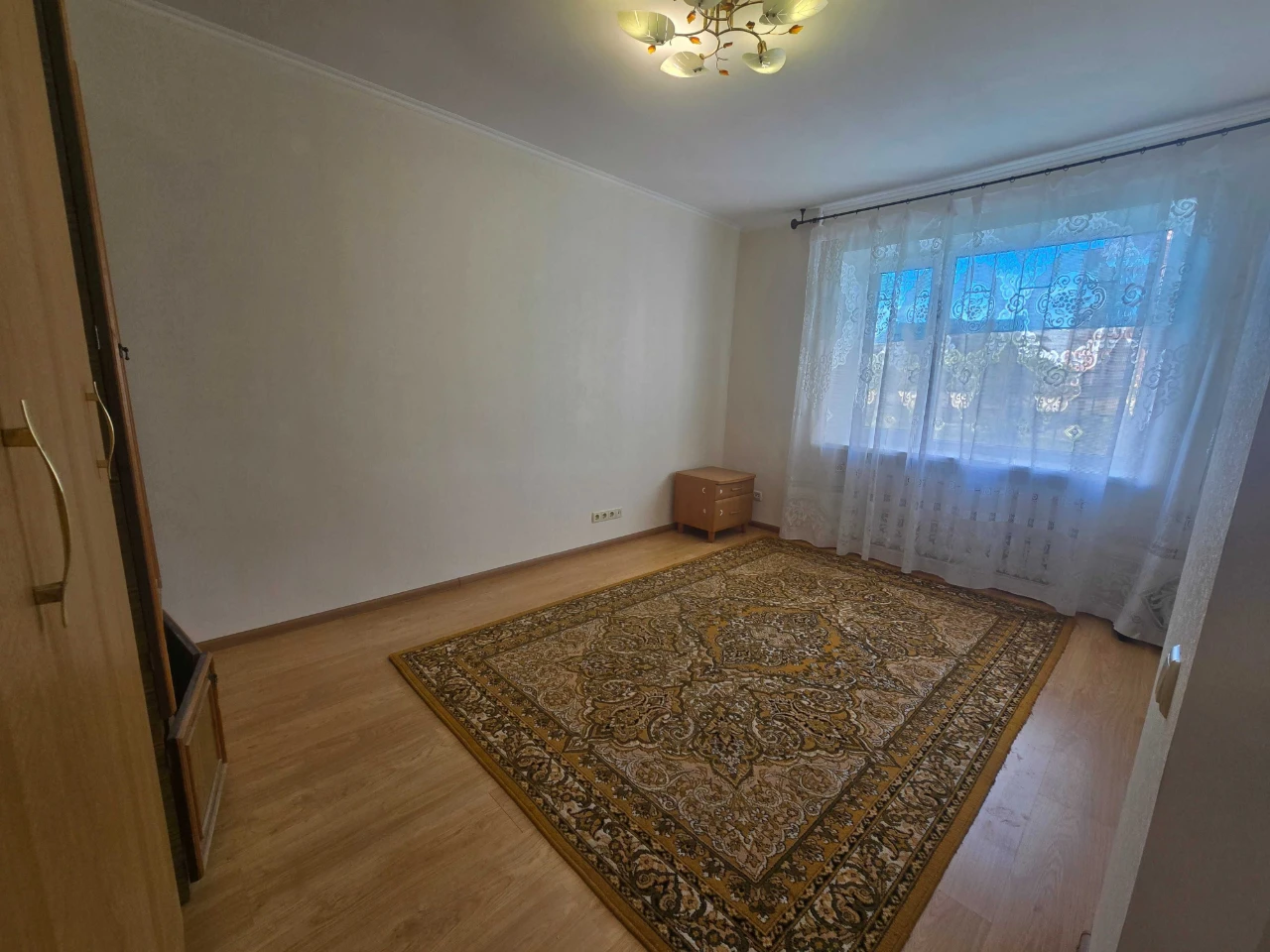 Sale of a 1-room apartment 30 sq m Soliani pr. Heroes of Ukraine