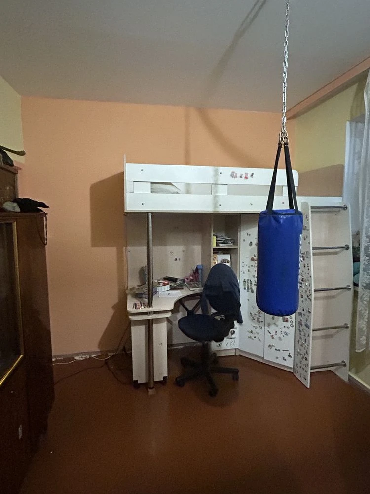 Vol. Chervnoi Kaliny, 12. Spacious apartment awaits you!