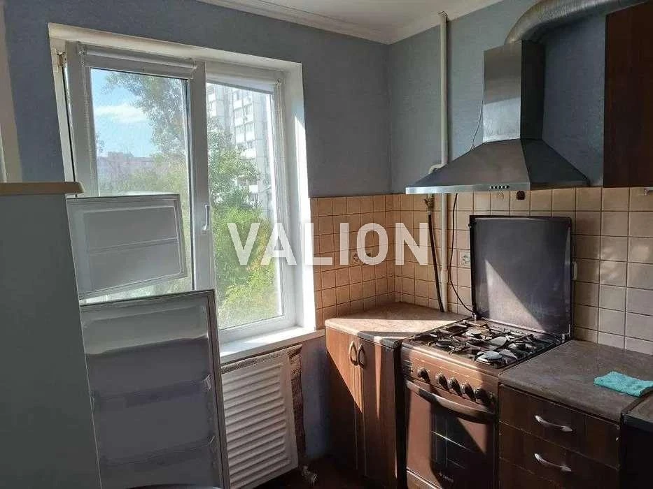 Sale of a 2-room apartment on Ozerne Street 20