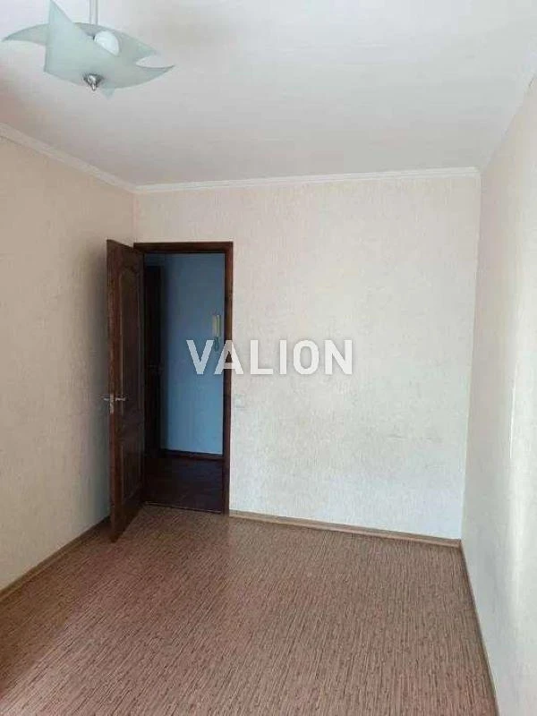 Sale of a 2-room apartment on Ozerne Street 20