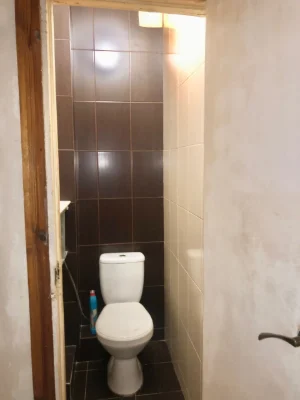3 rooms. Near the Bus Station. 3rd floor. Owner.
