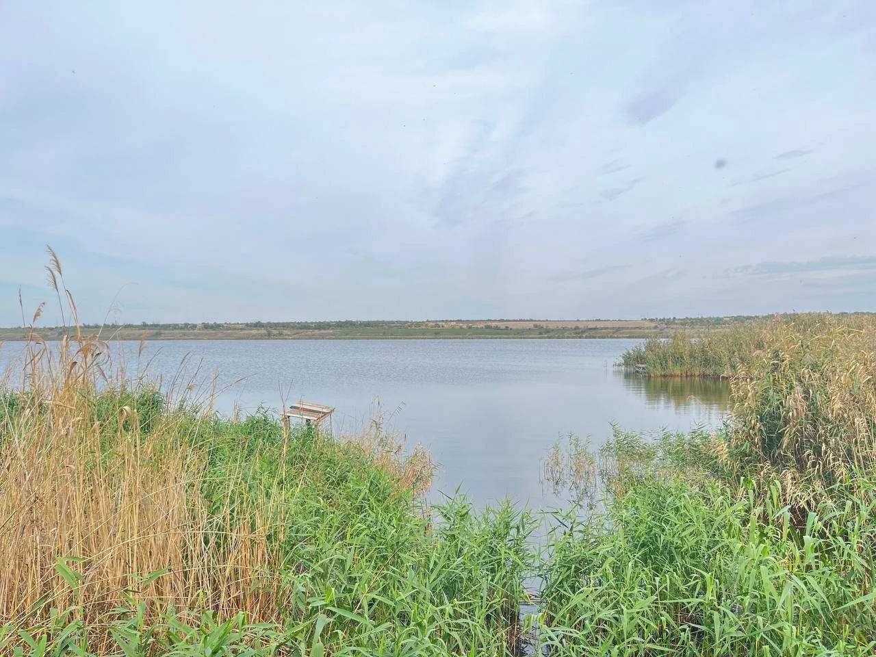 Продам дачу в  мальовничому місті,  біля самої річки в Ракет
