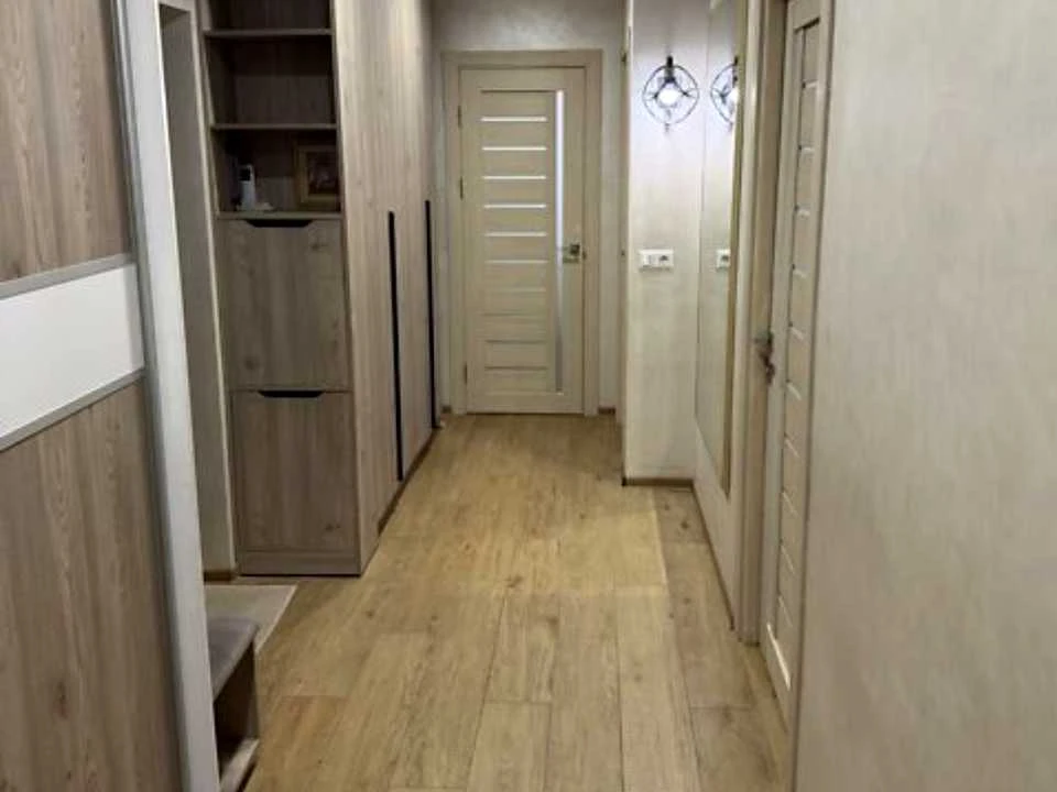 Apartment. Chernivtsi, Komarivska Street