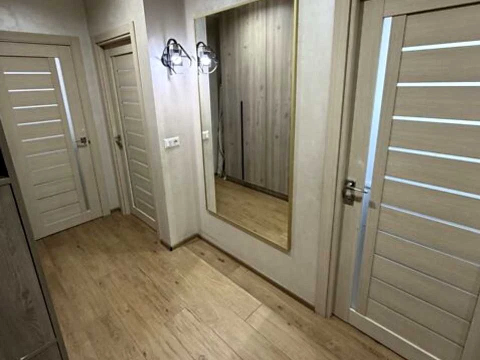 Apartment. Chernivtsi, Komarivska Street