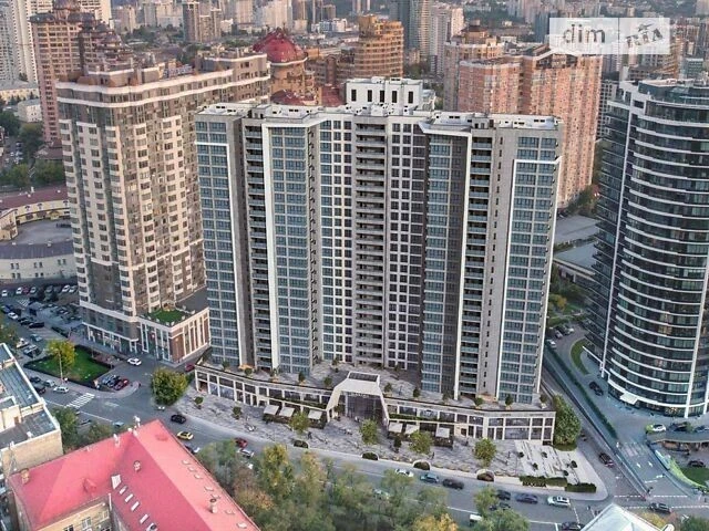 Sale of 2-room apartment 70.8 sq. m. on Konovaltsya Yevhena 30 •