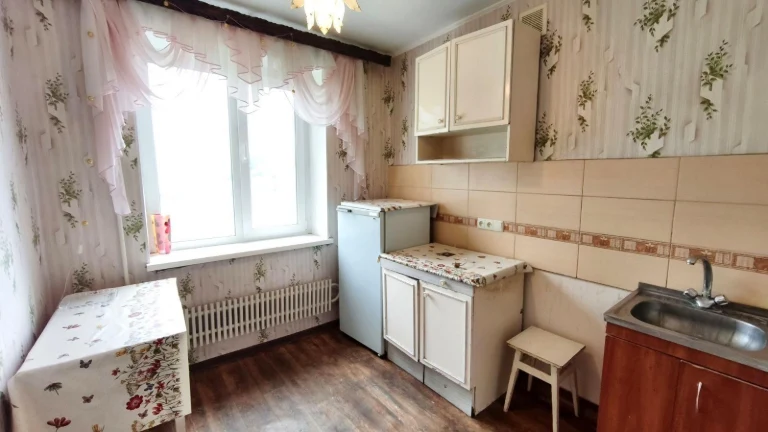 Продам. 1к, квартиру. Старошишковская ул., 12, Шишковка