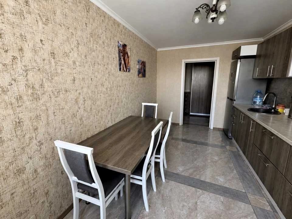 Квартира. Киев, проспект Миколы Бажана
