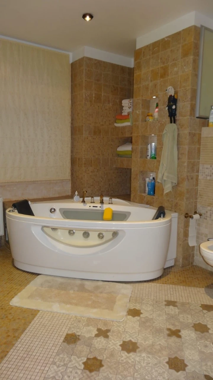 Поділ.Сковороди 6. 3 -кімнатна 145м2.Без%