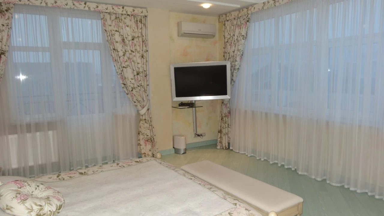 Поділ.Сковороди 6. 3 -кімнатна 145м2.Без%