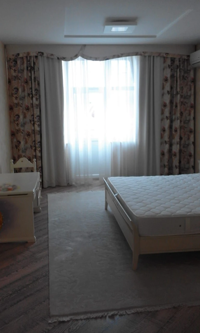 Поділ.Сковороди 6. 3 -кімнатна 145м2.Без%