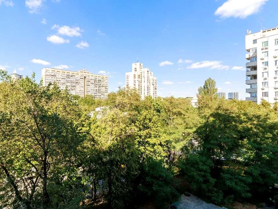 Квартира. Київ, Бастіонна вул.