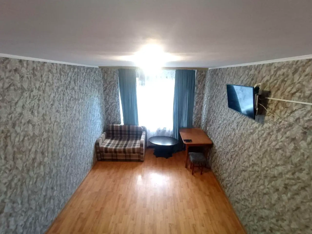 Оренда квартири 3-кімн. 70 м² 1/9 пов.