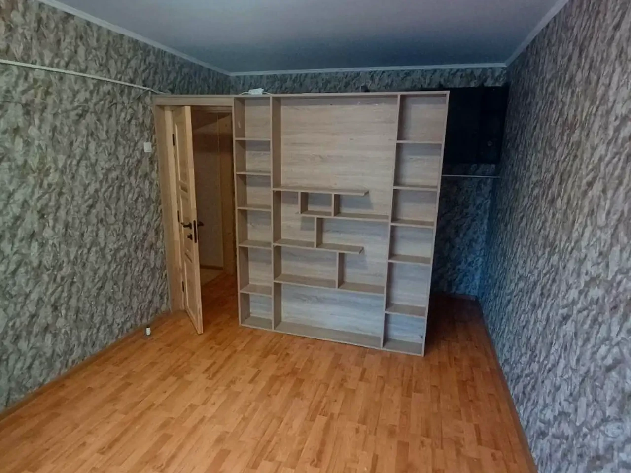 Оренда квартири 3-кімн. 70 м² 1/9 пов.