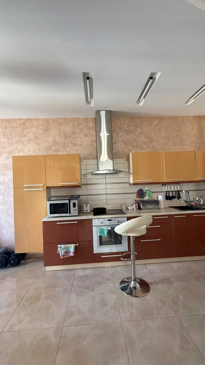 For sale apartment on Yarvnitsky Prospect