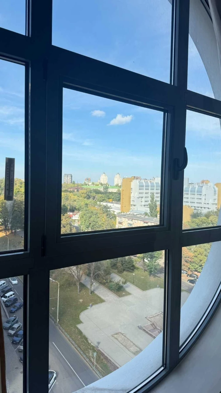 For sale apartment on Yarvnitsky Prospect
