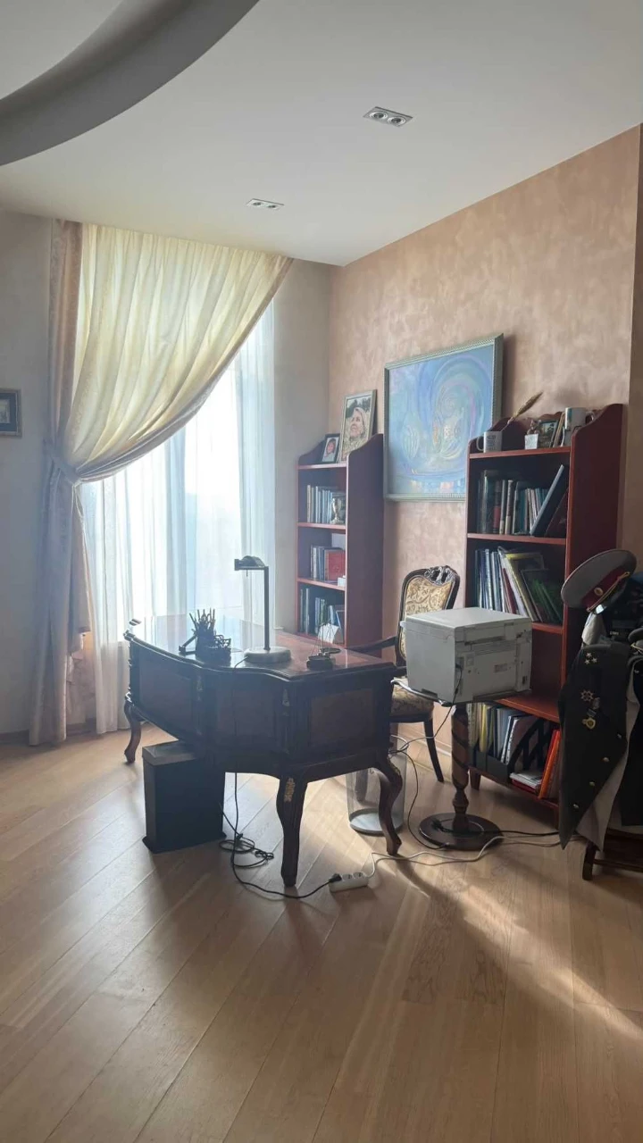 For sale apartment on Yarvnitsky Prospect
