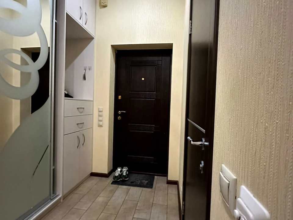 Квартира. Київ, Дніпровська набережна вул.