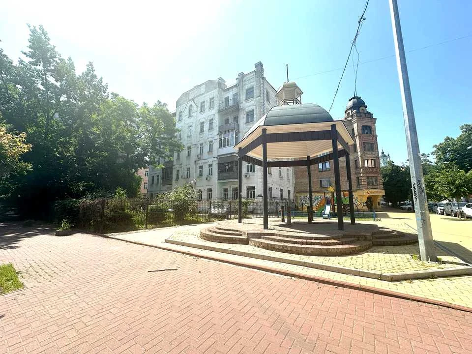Квартира. Киев, улица Братьская