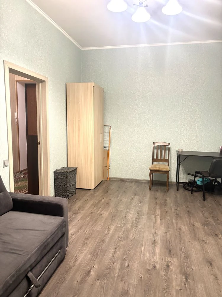 Center, Pecersk, Zverynetska