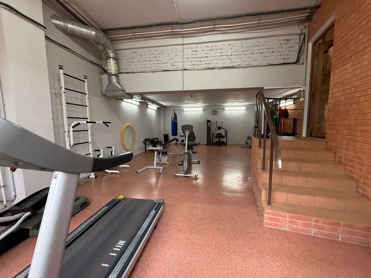 Продається 3-кімнатна квартира 160м2. Центральна частина міста. Клубний будинок