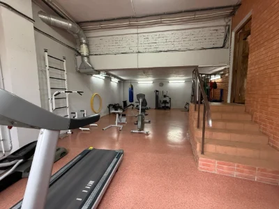Продається 3-кімнатна квартира 160м2. Центральна частина міста. Клубний будинок