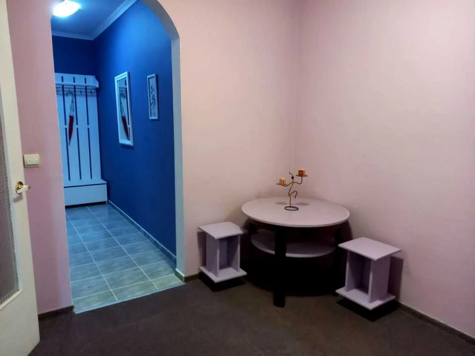 Apartment. Alexander Mishugi Street, Pozniaky, Kyiv
