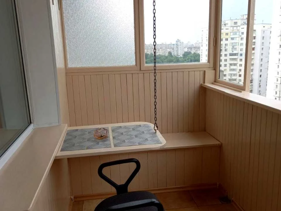Apartment. Alexander Mishugi Street, Pozniaky, Kyiv