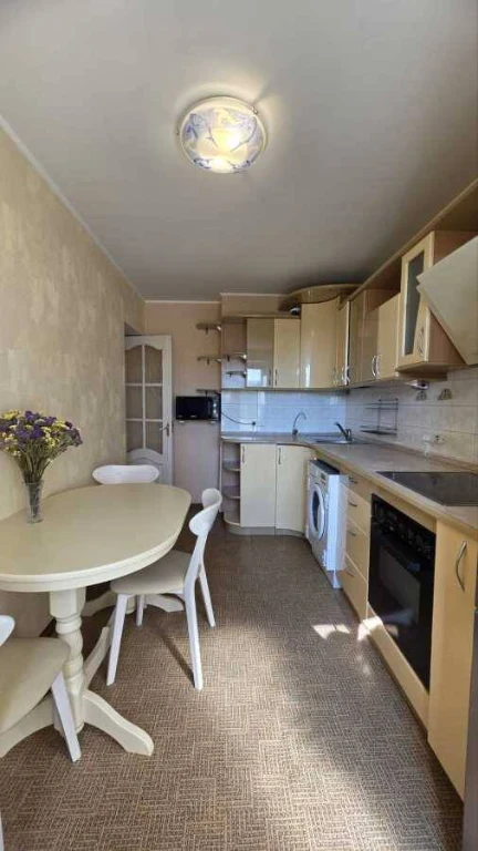 Сдается на длительный срок 3-комнатная квартира, Киев, Соломянский район, Петра Ра
