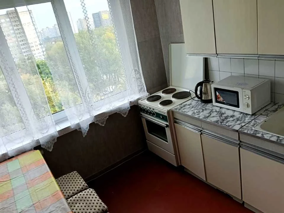 Квартира. Київ, вулиця Лятошинського.