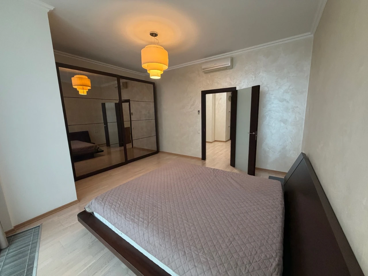 Rent 4-room apartment in residential complex "Triumph", Zverynetska, 59