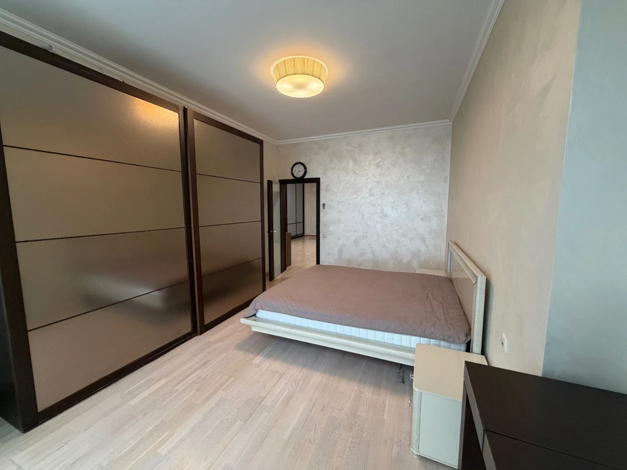 Rent 4-room apartment in residential complex "Triumph", Zverynetska, 59