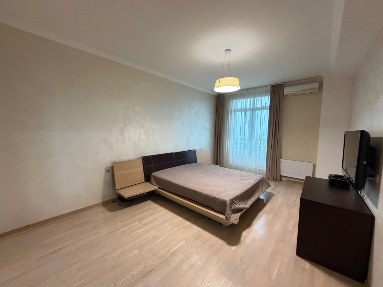 Rent 4-room apartment in residential complex "Triumph", Zverynetska, 59