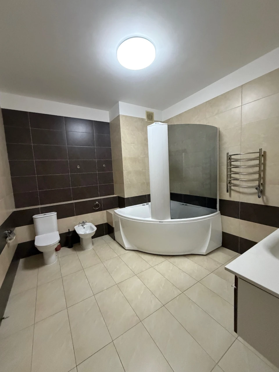 Rent 4-room apartment in residential complex "Triumph", Zverynetska, 59