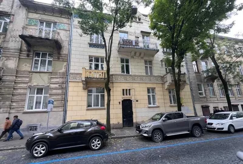 Apartment for sale.