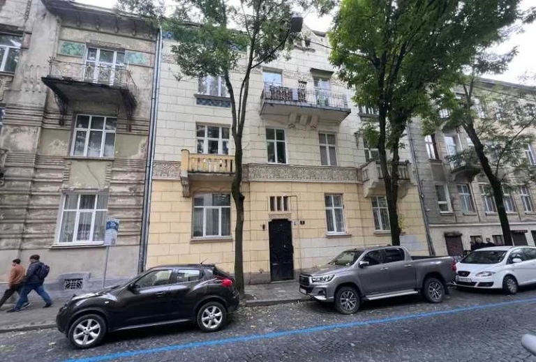 Apartment for sale.