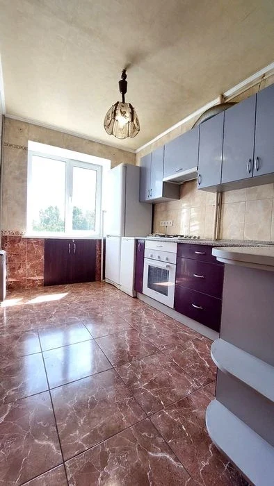 Sale of 3 newly renovated apartments on Polya Ave. (Kirov), P. Orlyka