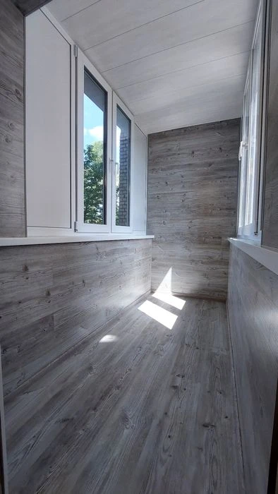 Sale of 3 newly renovated apartments on Polya Ave. (Kirov), P. Orlyka