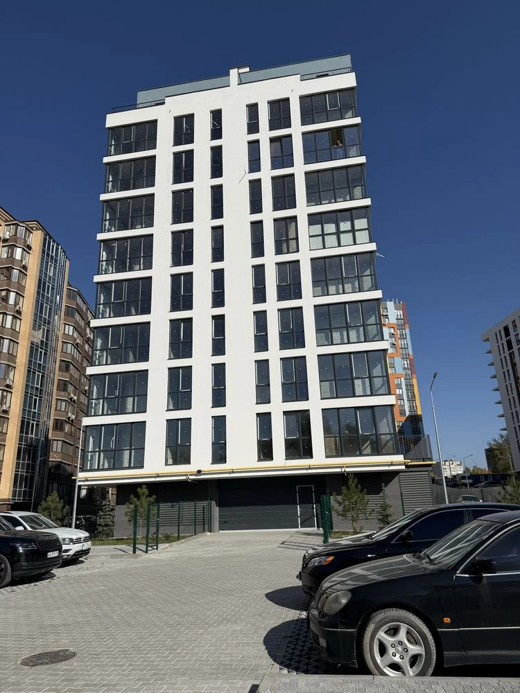 Parking spaces in residential complex "Teterivskiy Bulvar"