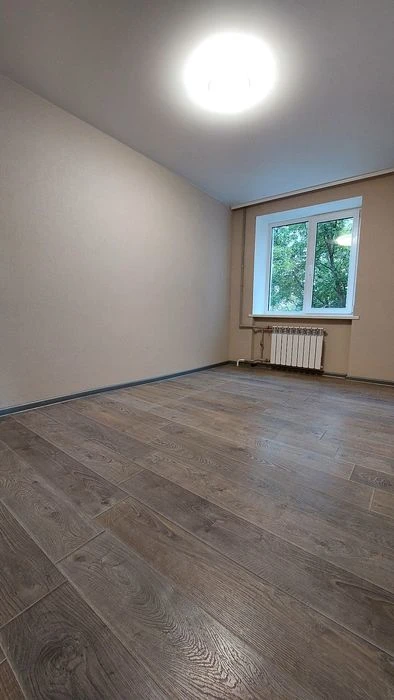 Sale of 3 newly renovated apartments on Polya Ave. (Kirov), P. Orlyka